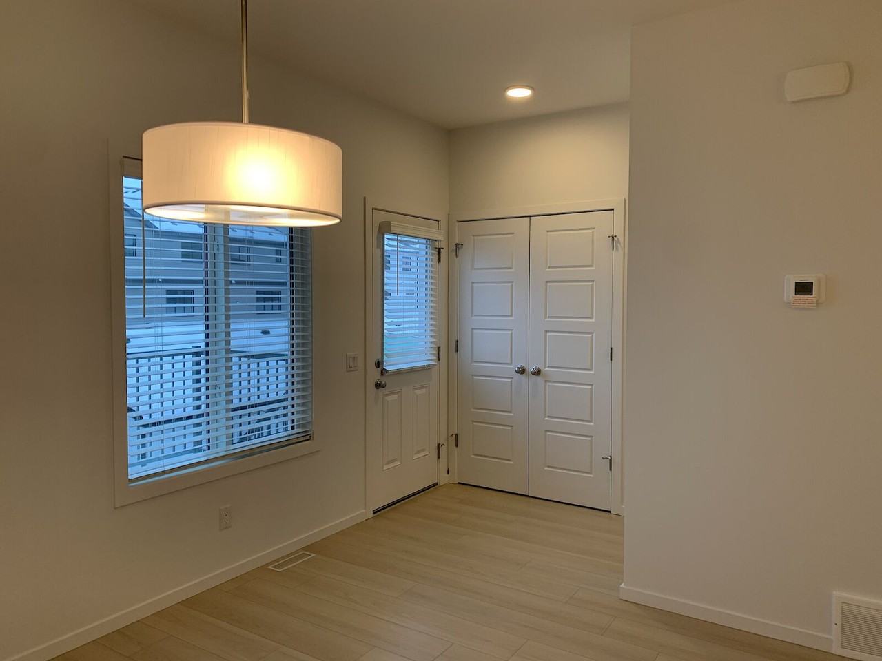 2513 193 Street, Edmonton, Alberta, Canada, T6M 1L3 - Photo 3 of 22