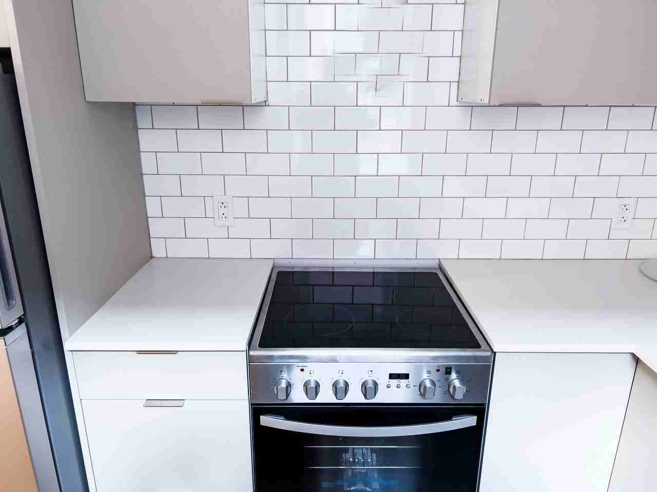 2070 Rue Chomedey - Photo 2 of 34