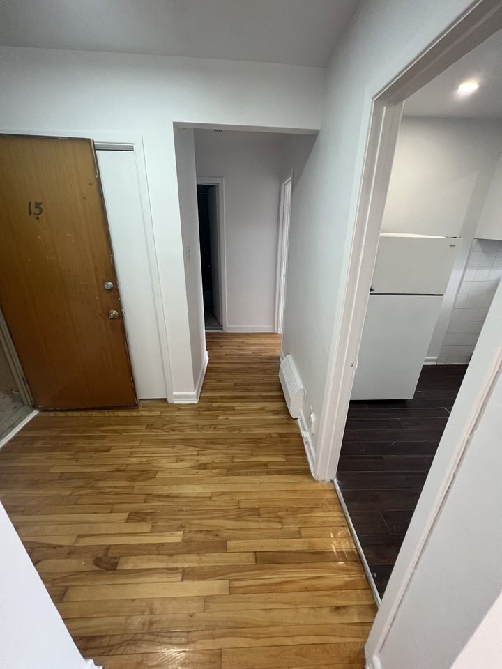 615 Hudson - Photo 4 of 10