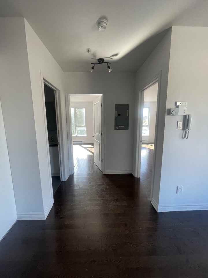 5285 Beaconsfield - Photo 3 of 11