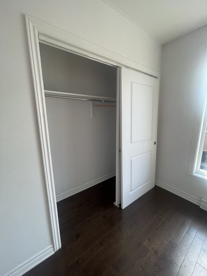 5285 Beaconsfield - Photo 6 of 11