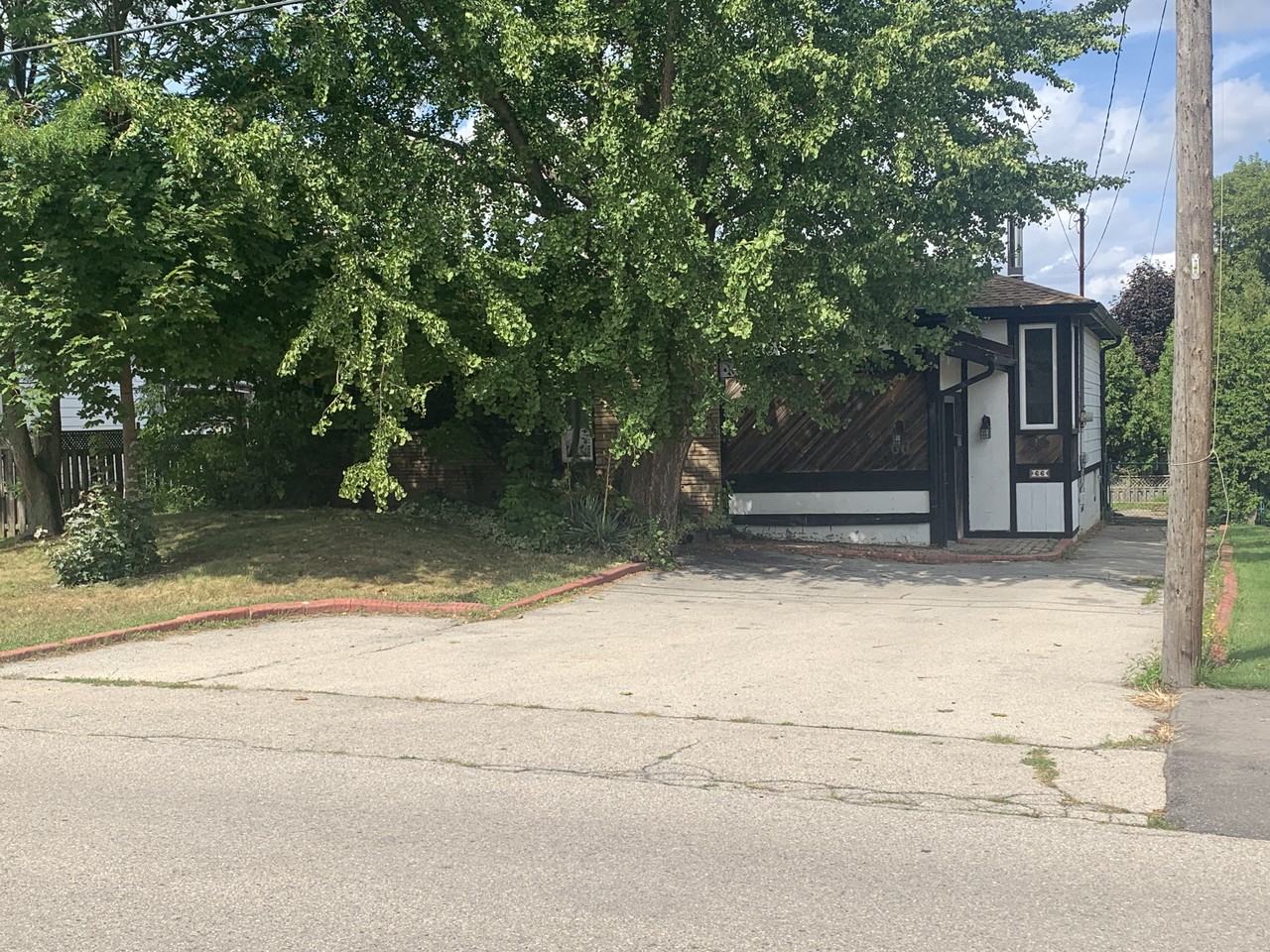 66 Kennedy Avenue - Photo 2 of 30