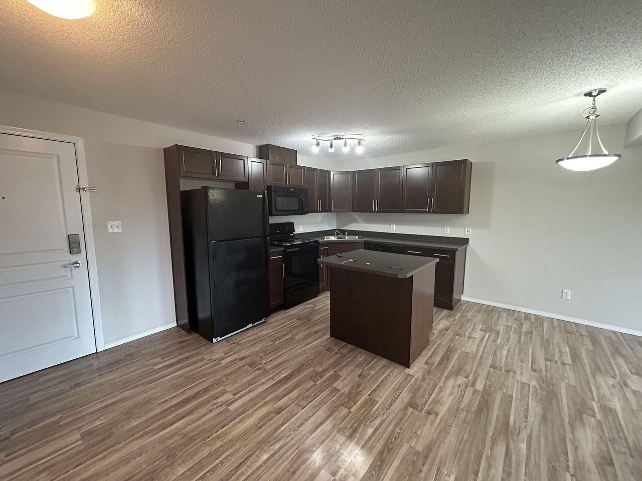 225- 301 Clareview Station Drive Northwest, Edmonton, Alberta, Canada, T5Y 0J4 - Photo 5 of 11