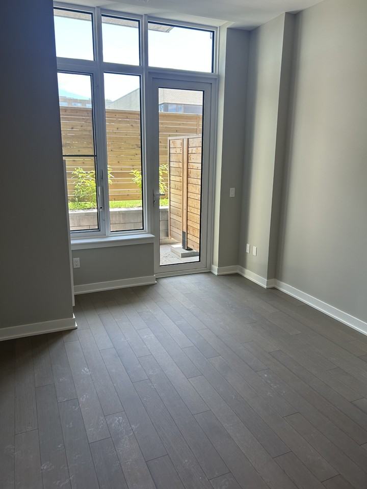 108-360 Deschâtelets Avenue - 108 - Photo 2 of 16