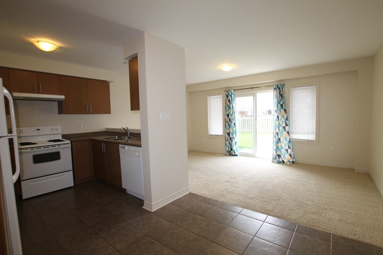 44 Waterford Drive - Photo 4 of 16