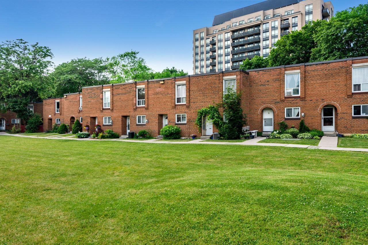 150 - 160 Cactus Avenue - Photo 4 of 14