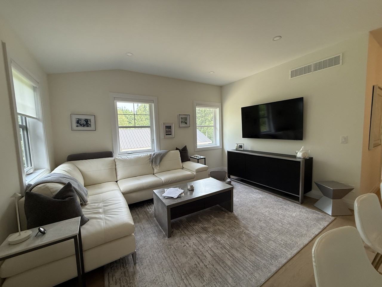 881 Laird Rd West - Photo 3 of 12