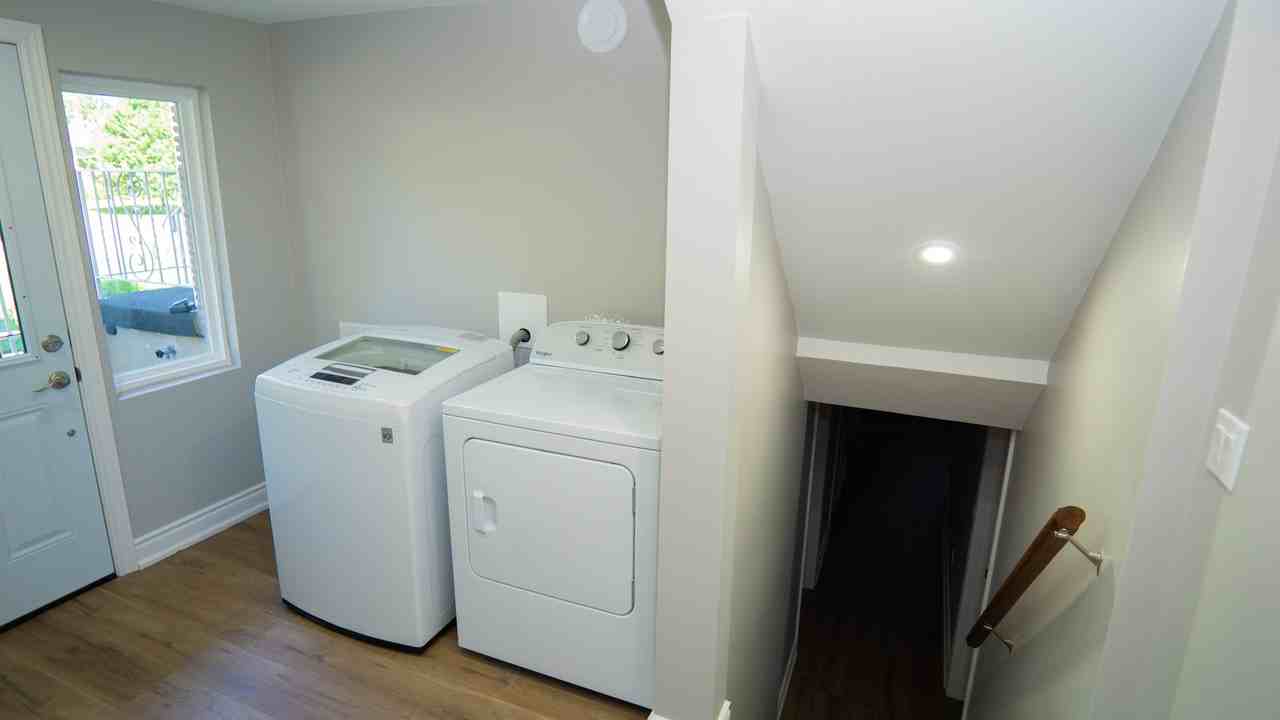 16 Armour Drive, Welland - Photo 2 of 11