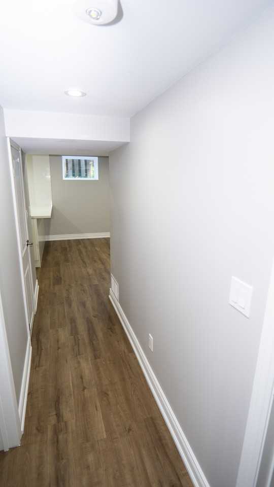 16 Armour Drive, Welland - Photo 3 of 11