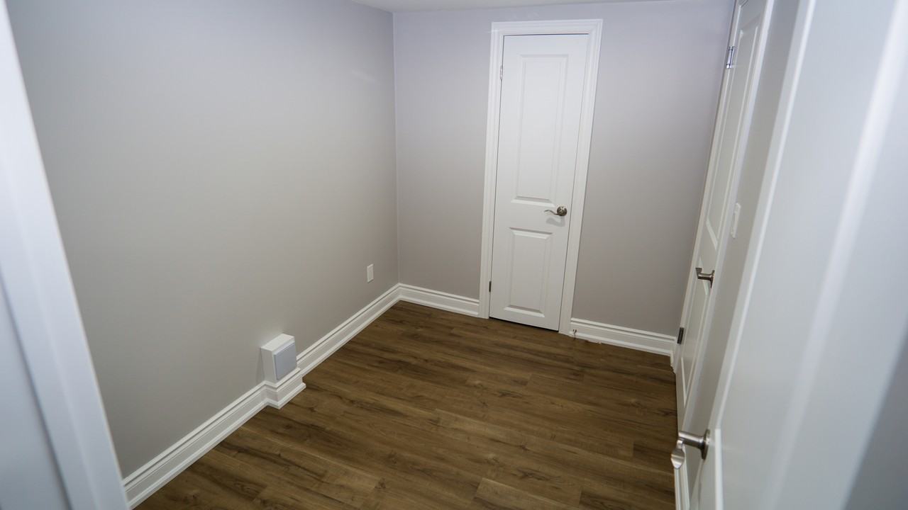 16 Armour Drive, Welland - Photo 5 of 11