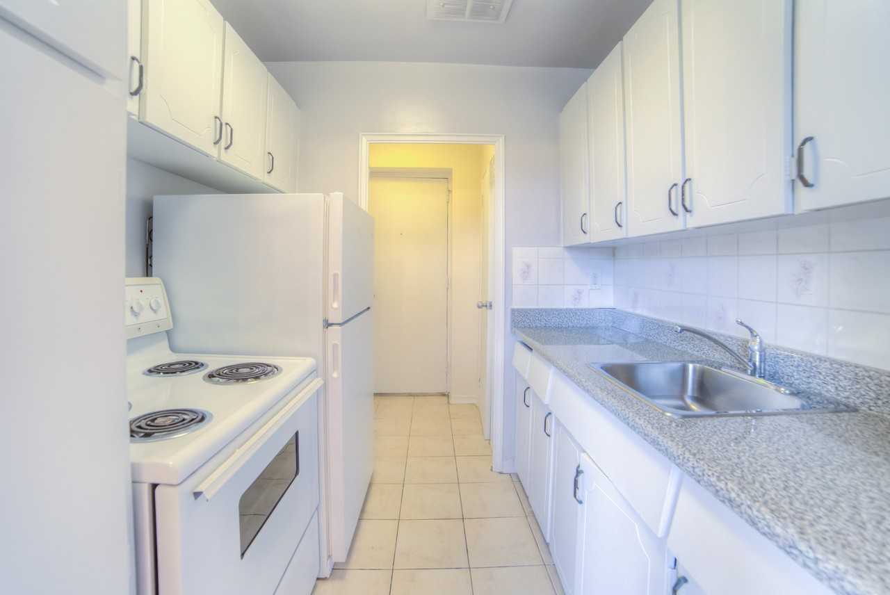 Reedaire Court Apartments - Photo 5 of 21