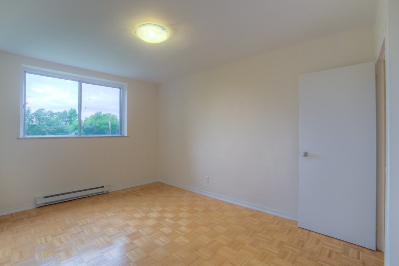 Reedaire Court Apartments - Photo 4 of 19