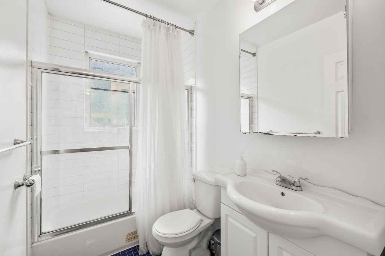 2402 Av. Fulton - Photo 5 of 11