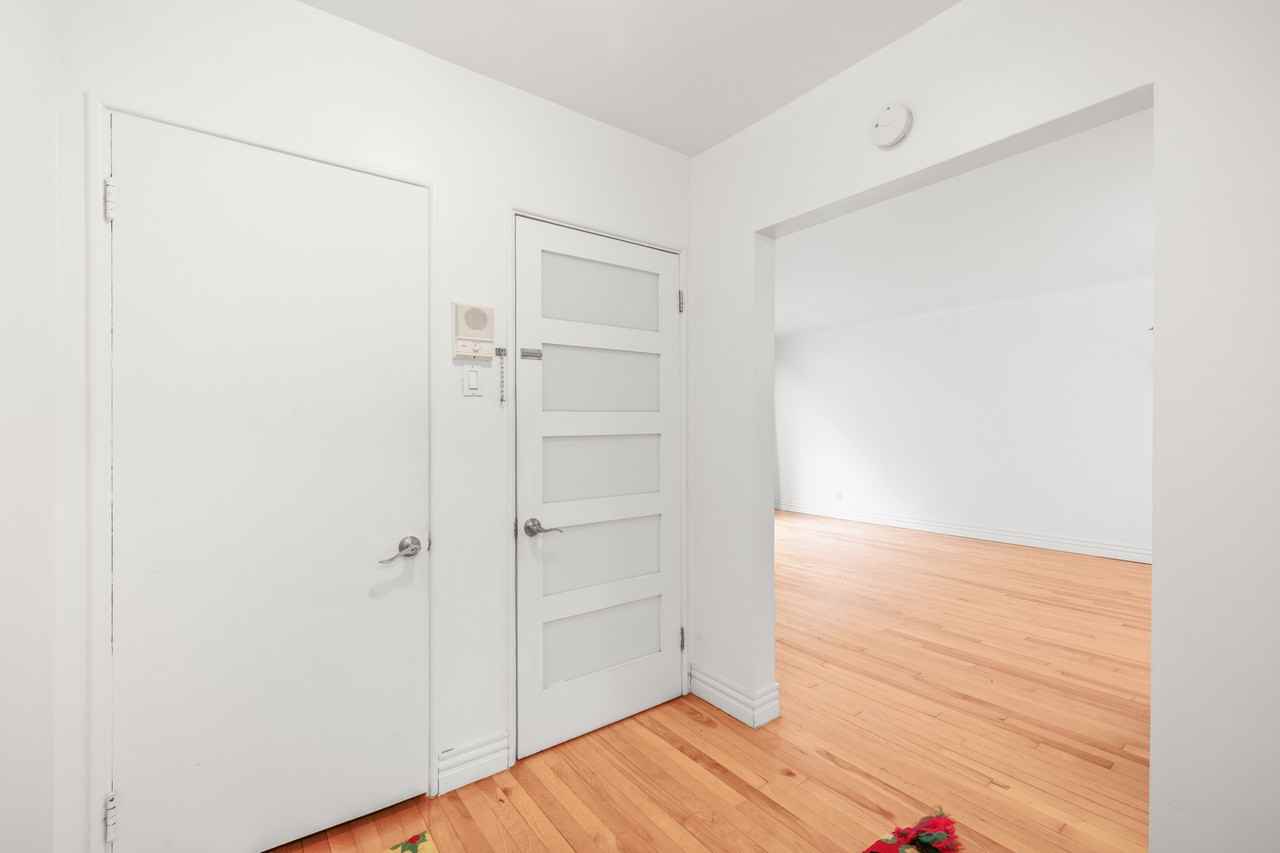 2402 Av. Fulton - Photo 7 of 11