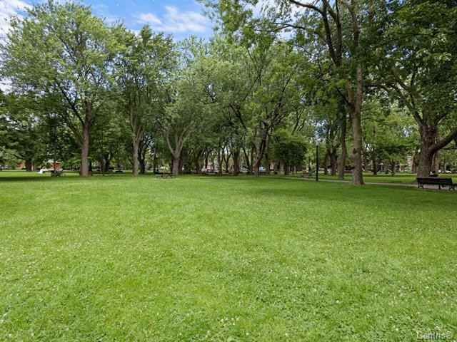 3495 Chapleau - Photo 2 of 10