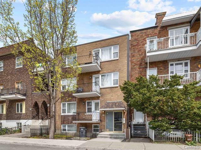 3495 Chapleau - Photo 3 of 10