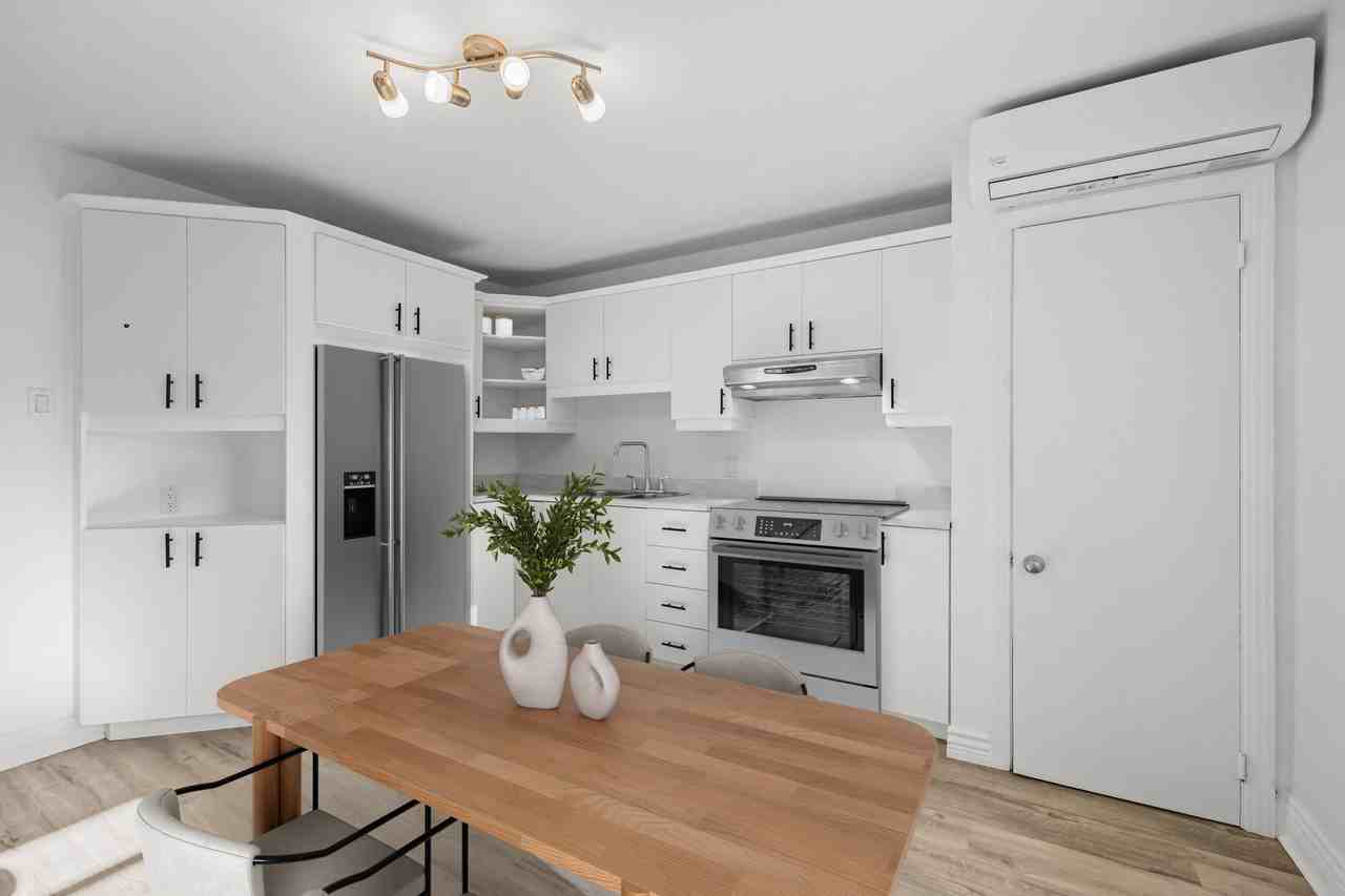 2510 Tillemont - Photo 2 of 8