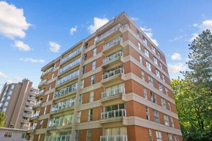 Bellevue Towers Apartments - Photo 3 of 26