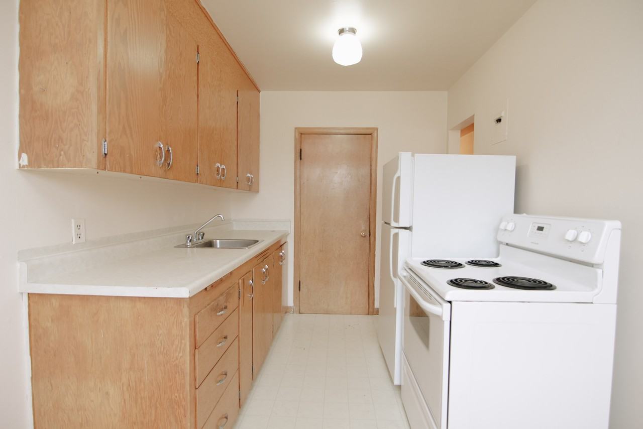 425 17th Ave E - Photo 7 of 17