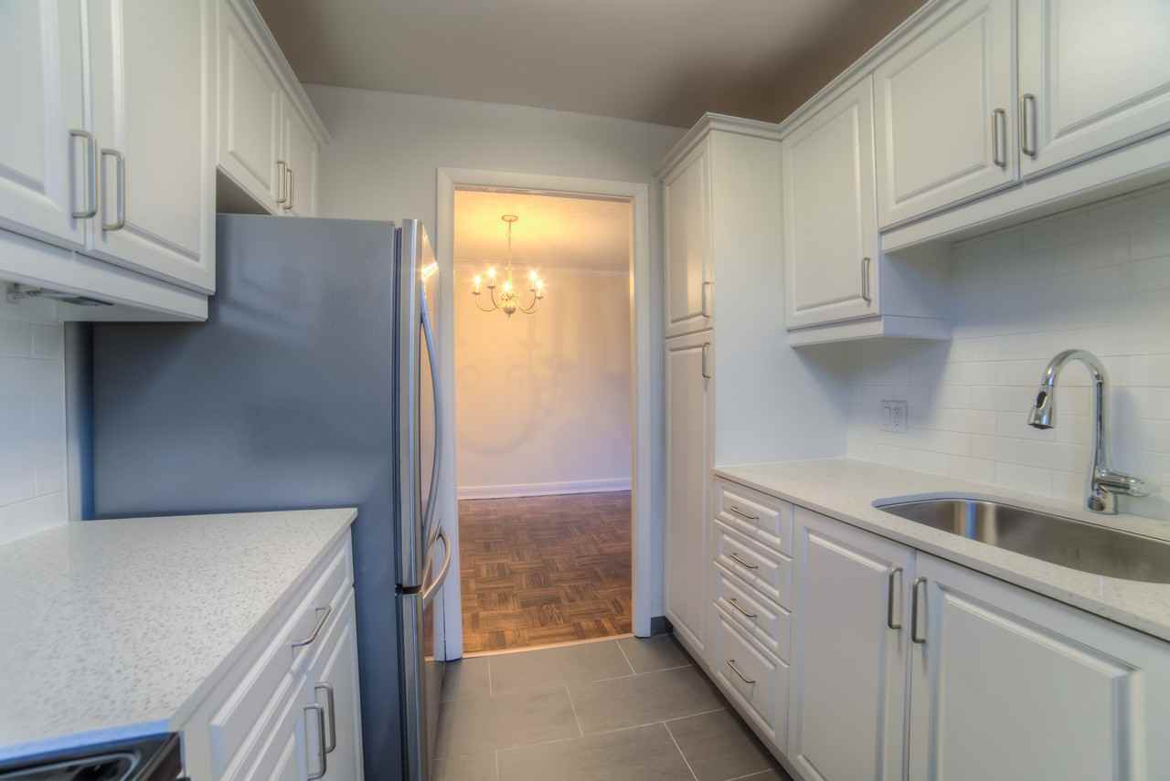 Riverview Plaza - Photo 6 of 9