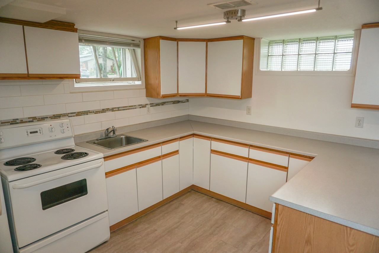 2712 Sinton Avenue - Photo 3 of 12