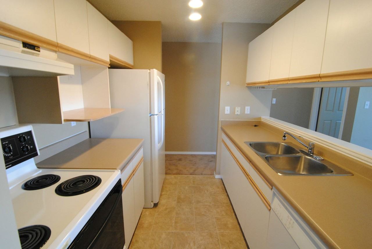 11620 9A Avenue Northwest #201 , Edmonton, Alberta, Canada, T6J 7B4 - Photo 2 of 14