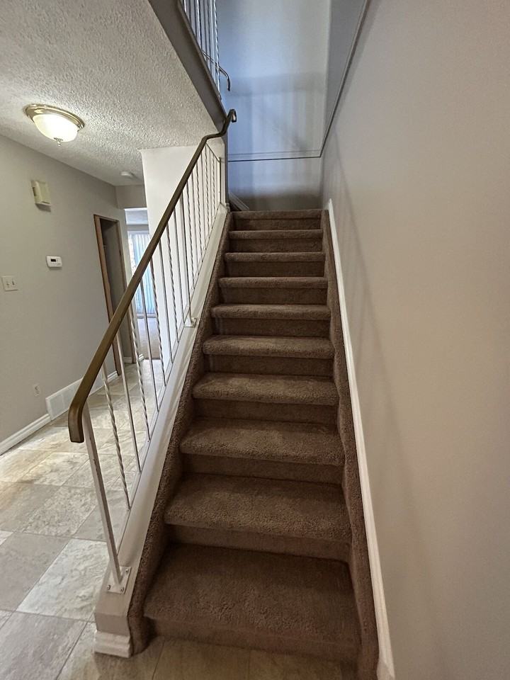 2941 109 Street Northwest, Edmonton, Alberta, Canada, T6J 4N6 - Photo 5 of 14