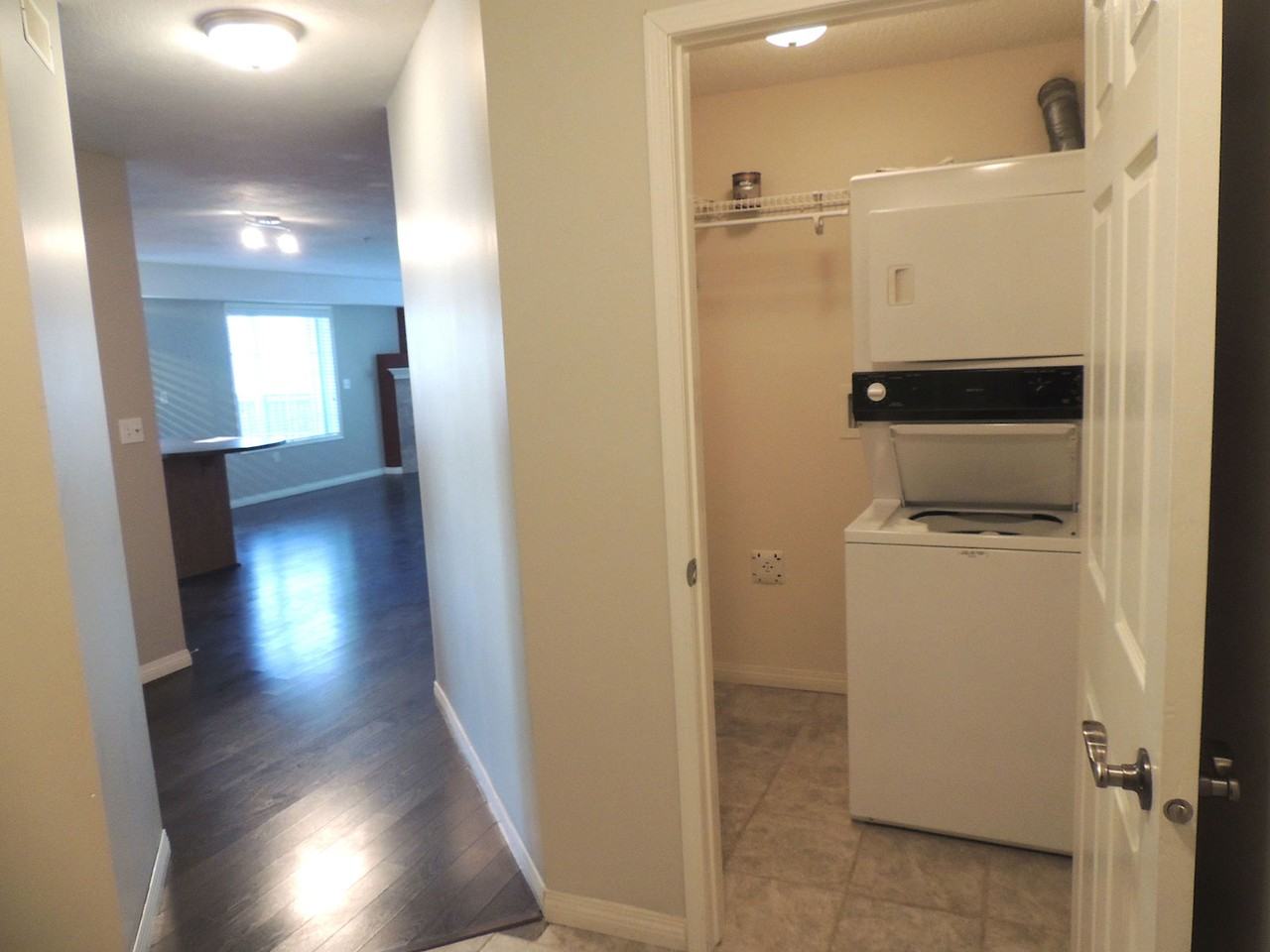 82th Avenue Northwest 201, Edmonton, Alberta, Canada, T6P 1E2 - Photo 4 of 11