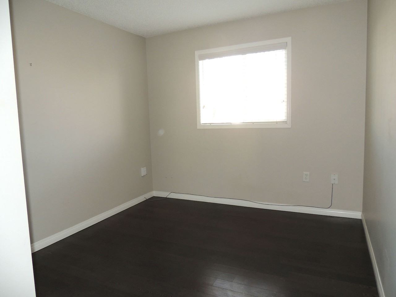 82th Avenue Northwest 201, Edmonton, Alberta, Canada, T6P 1E2 - Photo 7 of 11