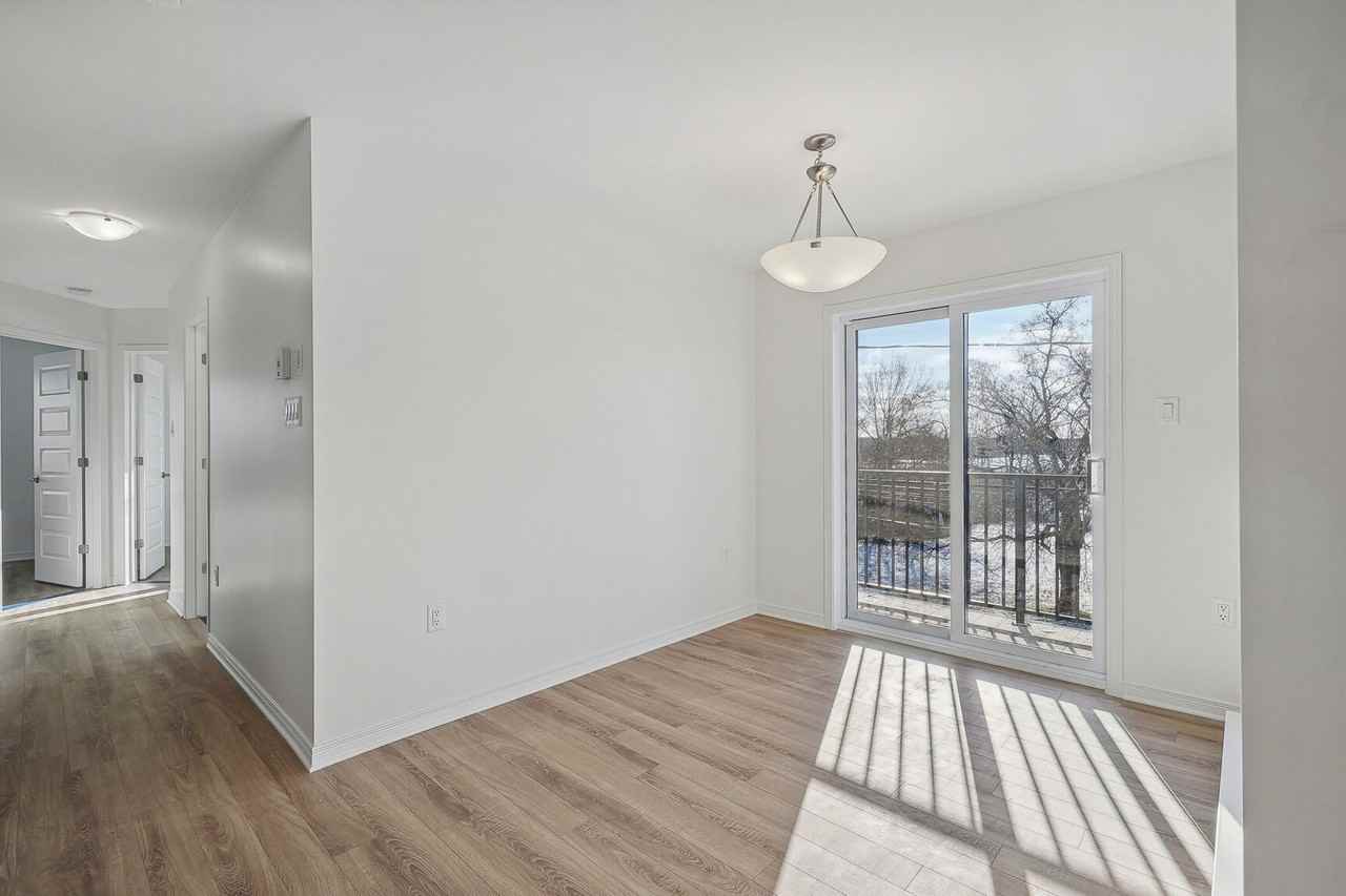 947 NOTRE DAME - Photo 7 of 26