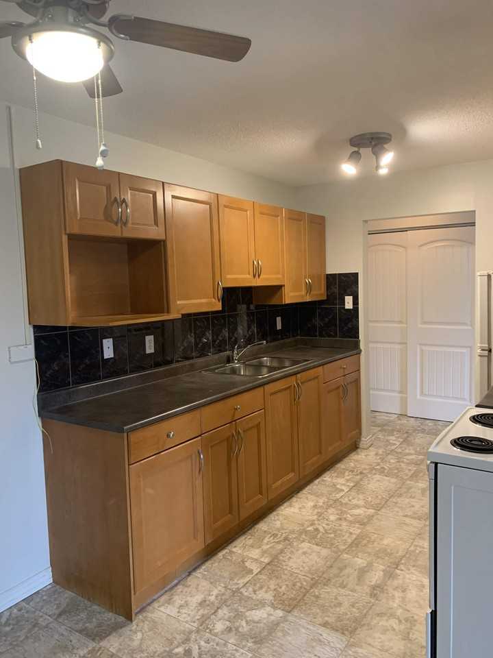 Oakridge Apartments - Photo 7 of 17