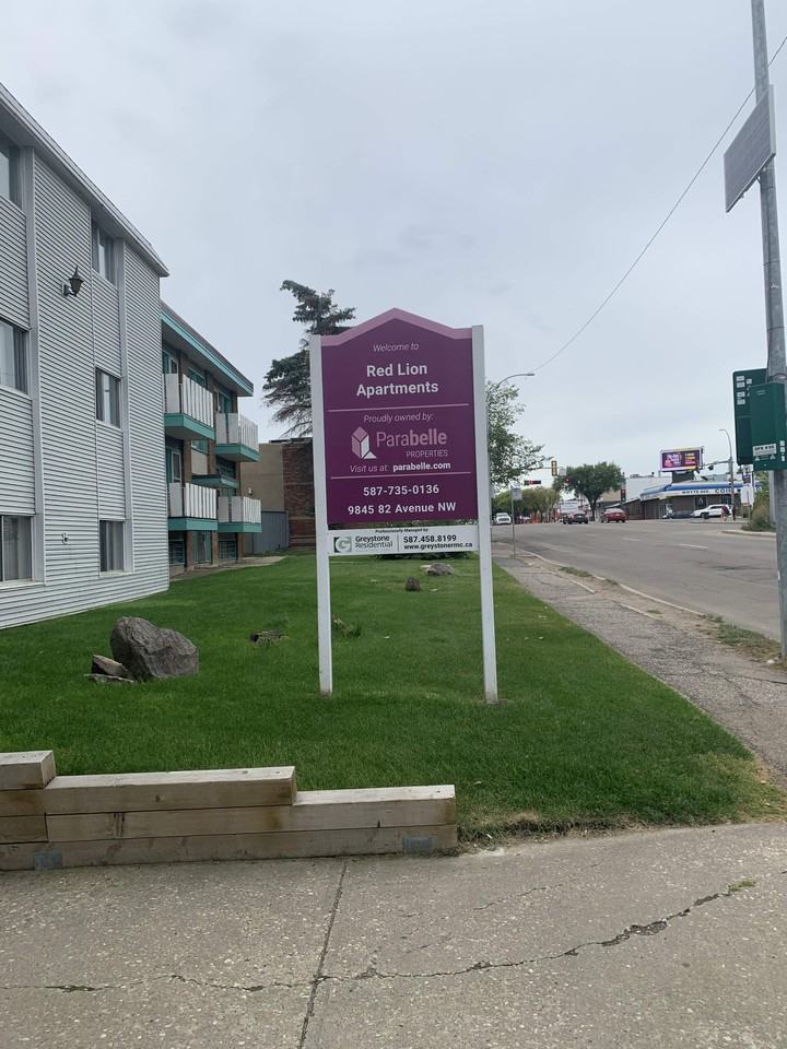 Red Lion - Photo 3 of 18