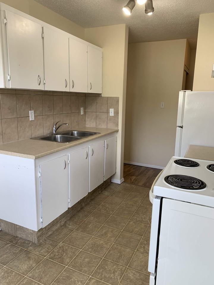 Red Lion - Photo 6 of 18