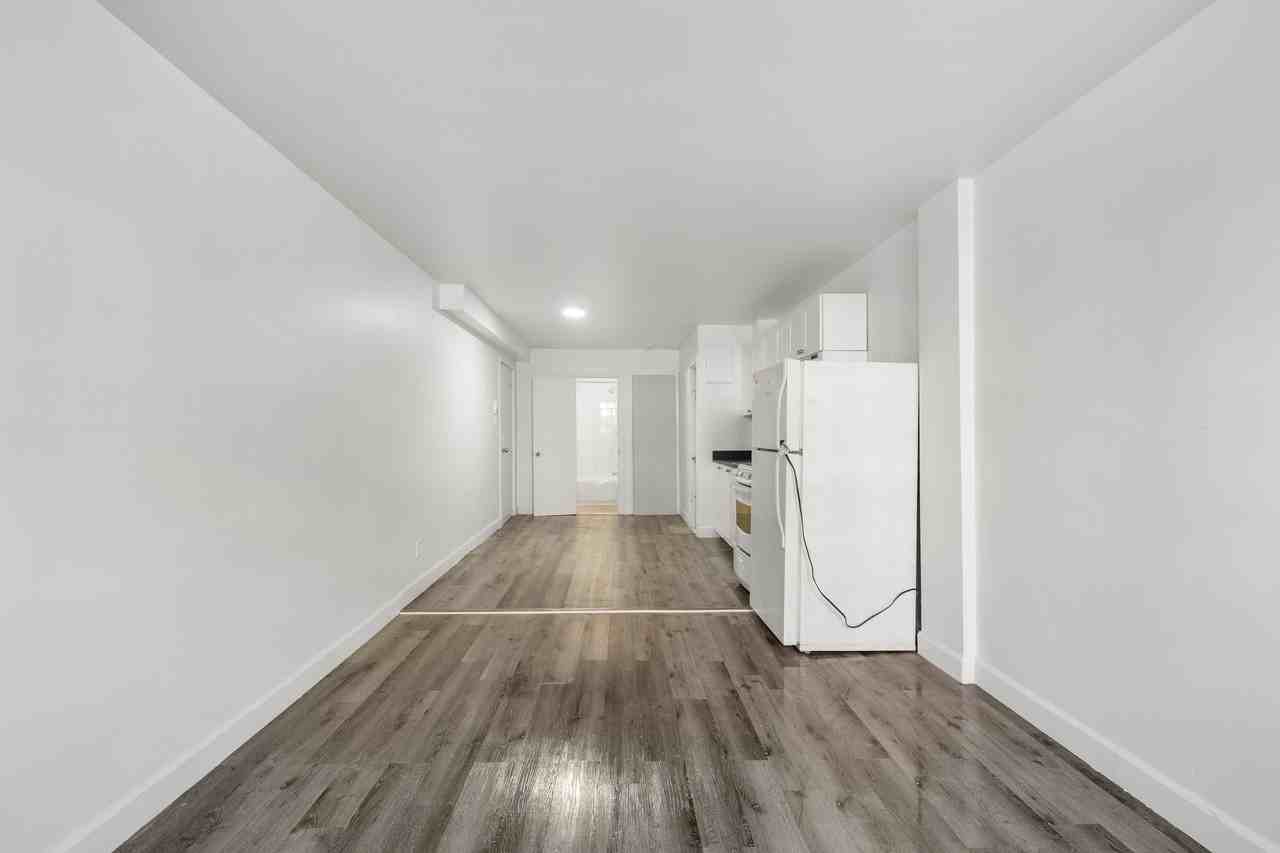 4750 Ontario Est - Photo 5 of 8