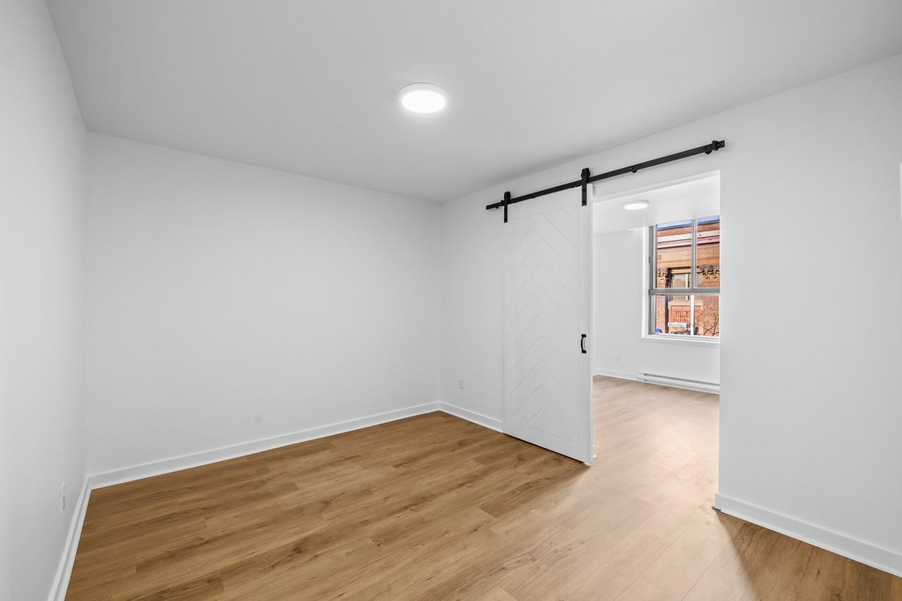 1808 Mont-Royal - Photo 3 of 16