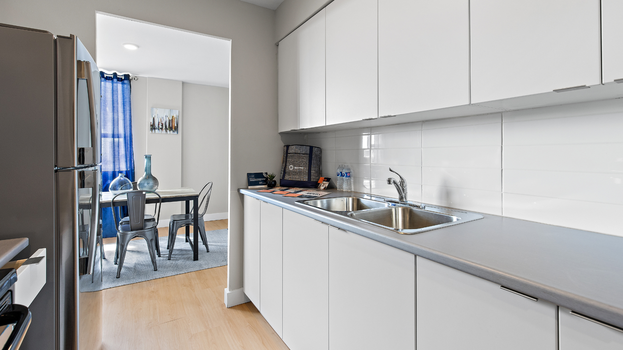 1577 Lawrence Avenue West - Photo 5 of 19