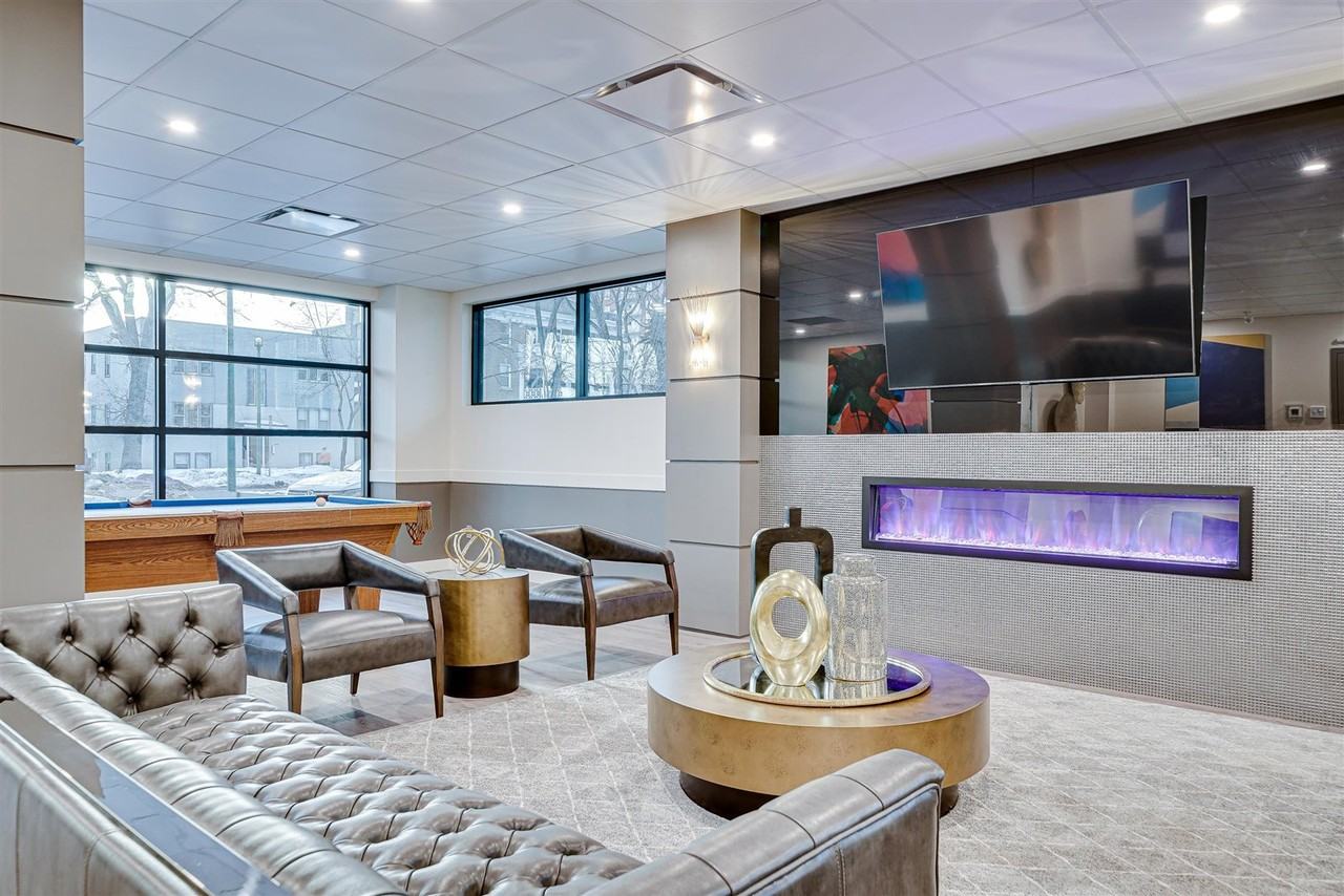 Dorchester Tower - Photo 4 of 15