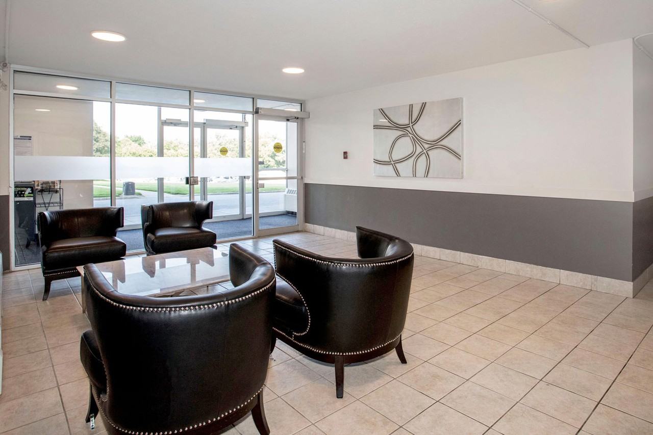 Maple Ridge On The Parc - Photo 5 of 8