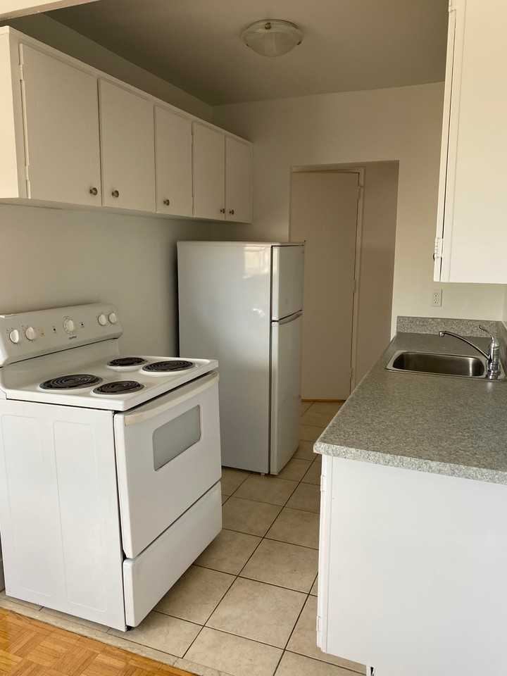 Elmwood Hill - Photo 4 of 8