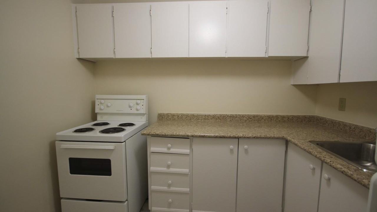 Linda Court - Photo 2 of 11