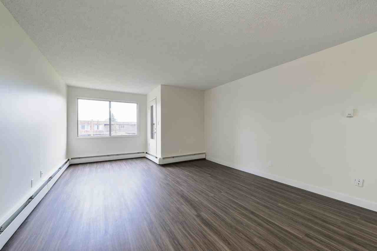 Castle Court - Photo 5 of 26