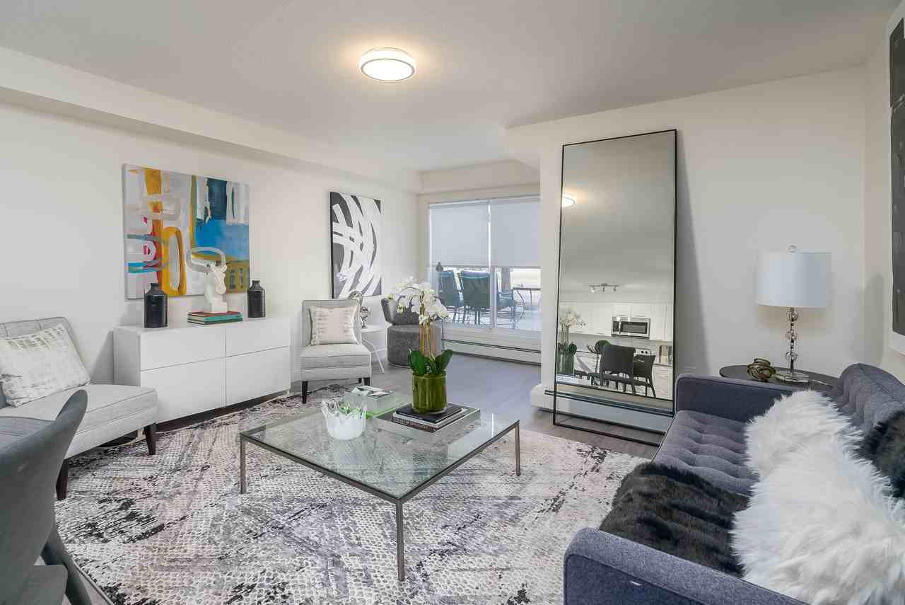 Castle Court - Photo 7 of 26