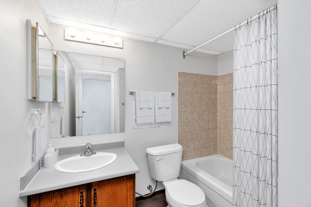 Prairie Sunrise Towers - Photo 6 of 12