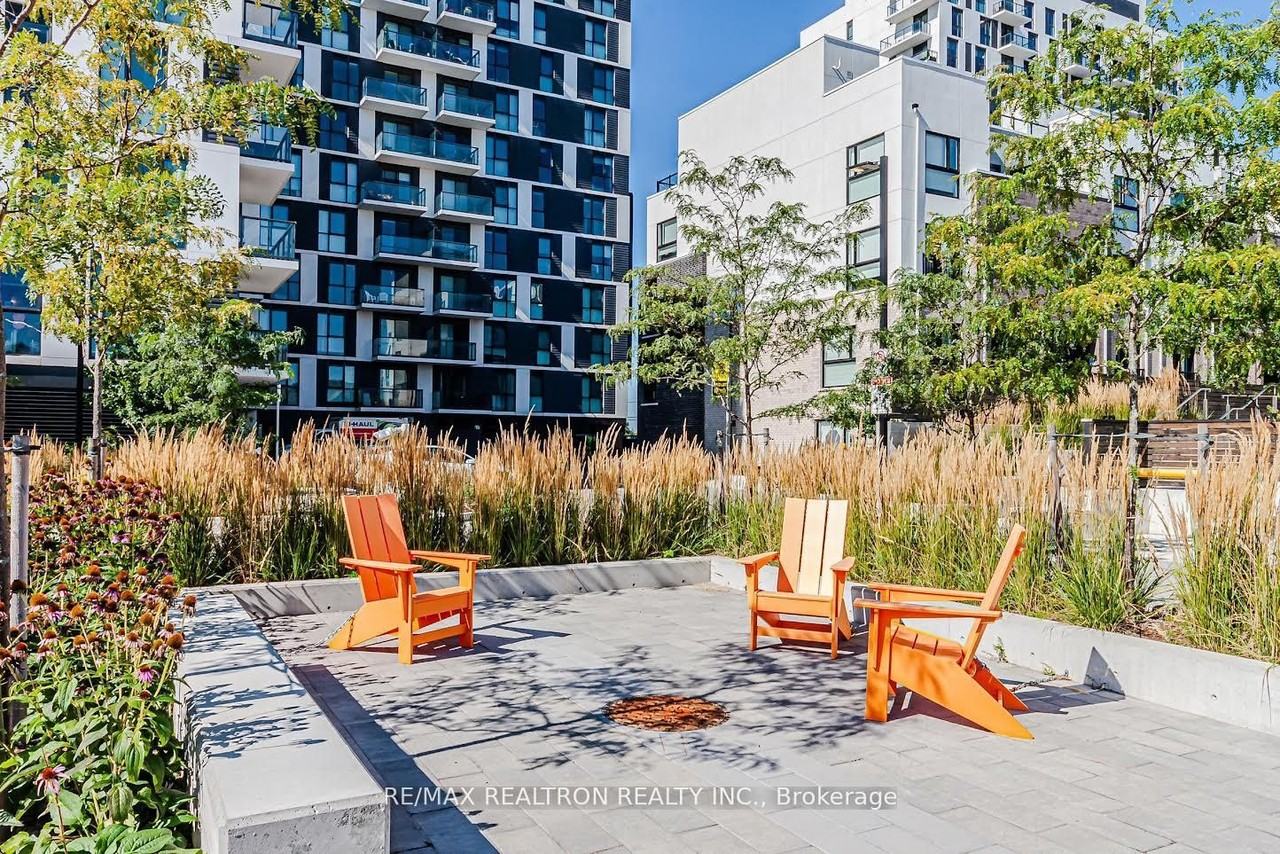 North Oak at Oakvillage Condos by Minto [335 - Photo 6 of 50