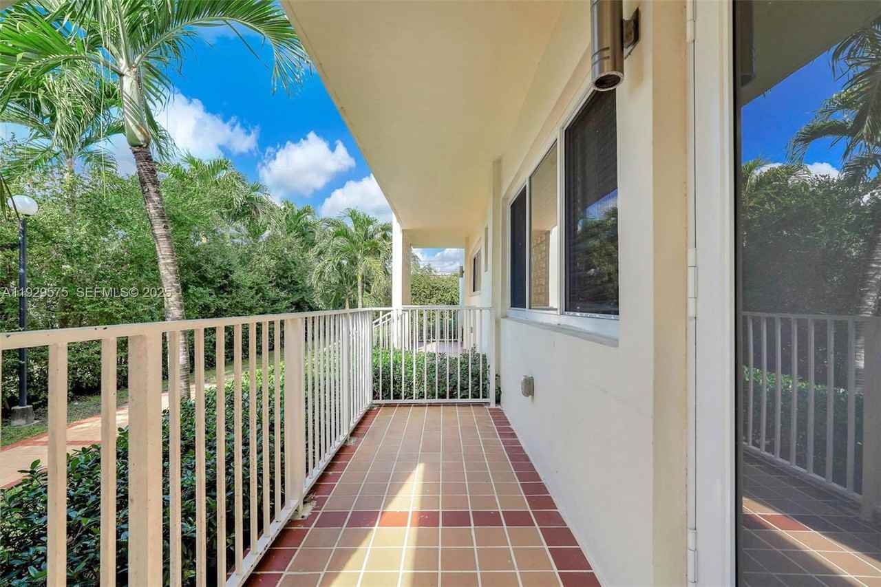 1035 94th St #2 - Photo 2 of 8