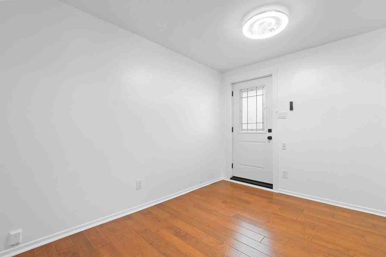 2-18 rue Madaire - Photo 5 of 13