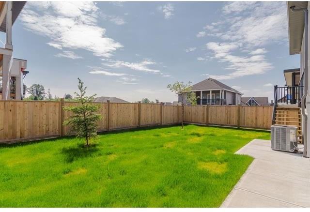 6920 205 St - Photo 5 of 6