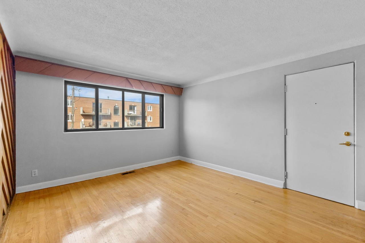 1166 Rockingham - Photo 3 of 19