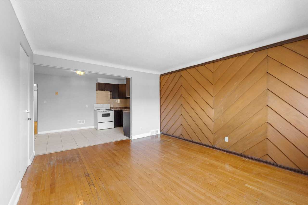 1166 Rockingham - Photo 4 of 19