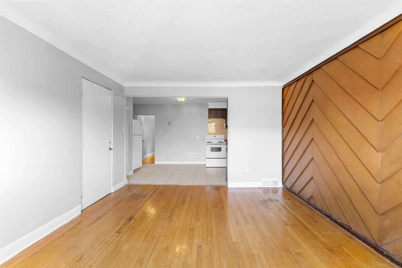 1166 Rockingham - Photo 6 of 19